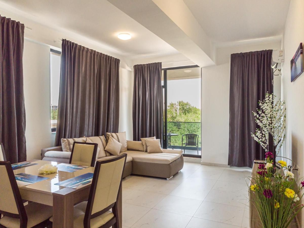 B&P Apartments Promenada ナボダリ エクステリア 写真
